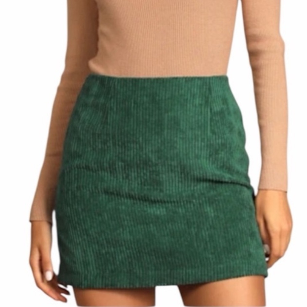 Lulus A-Line Mini Skirt High Waist  Ribbed Velvet Size Medium Emerald Green